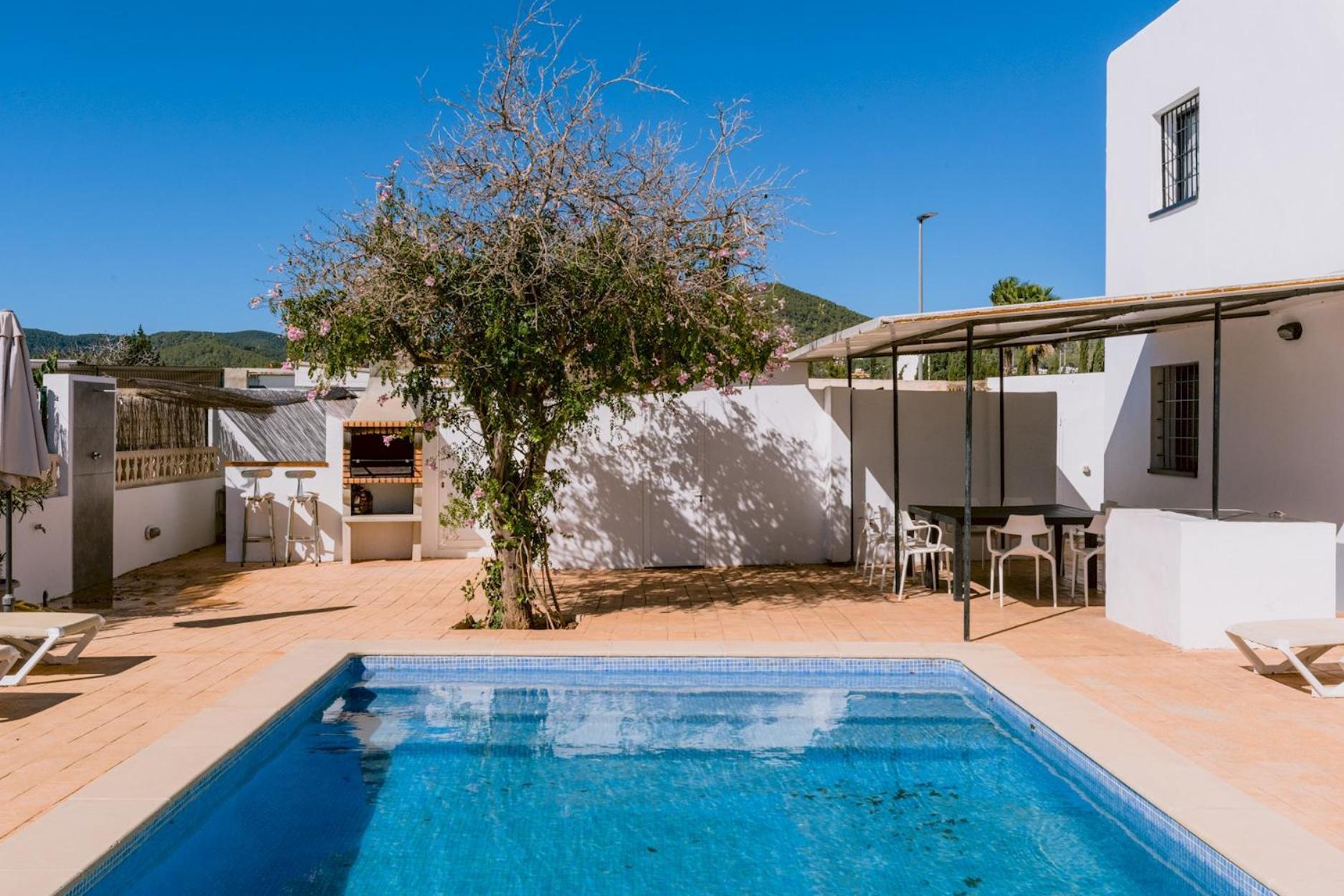 Villa Torres Is A Great Villa Only A 10 Minute Walk From The Centre Of Playa Den Bossa Sant Jordi de ses Salines المظهر الخارجي الصورة