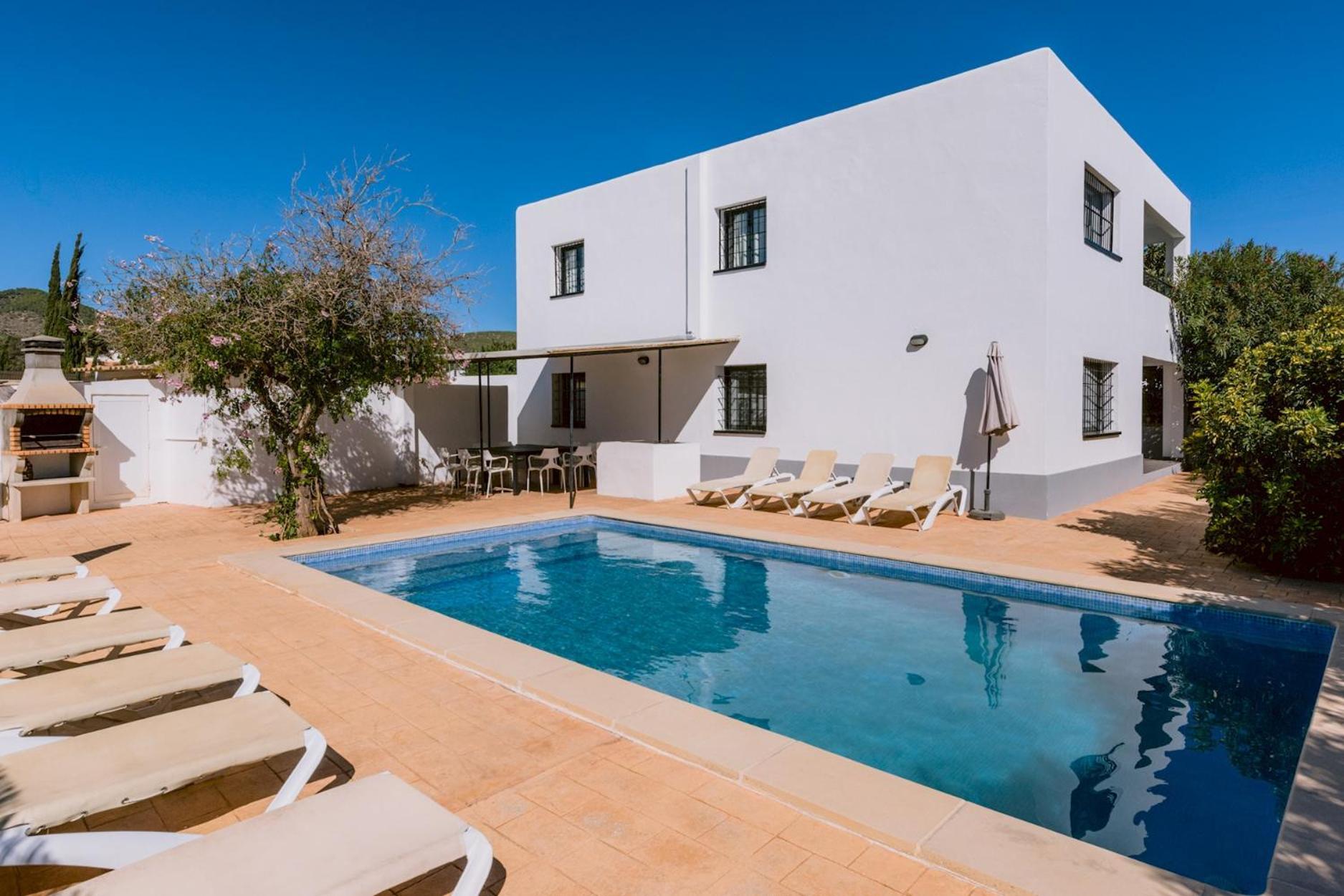 Villa Torres Is A Great Villa Only A 10 Minute Walk From The Centre Of Playa Den Bossa Sant Jordi de ses Salines المظهر الخارجي الصورة