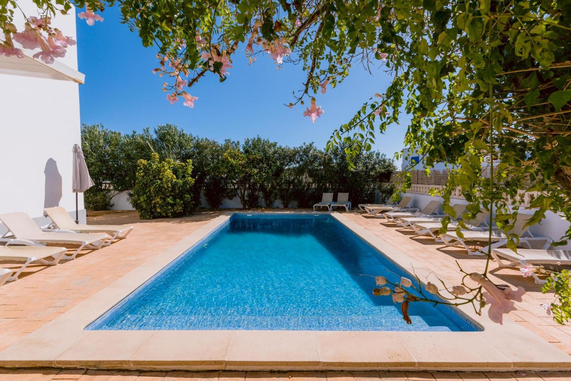 Villa Torres Is A Great Villa Only A 10 Minute Walk From The Centre Of Playa Den Bossa Sant Jordi de ses Salines المظهر الخارجي الصورة